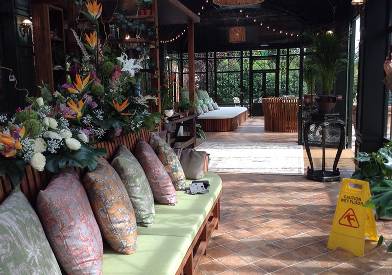 gazebo-interior-decor