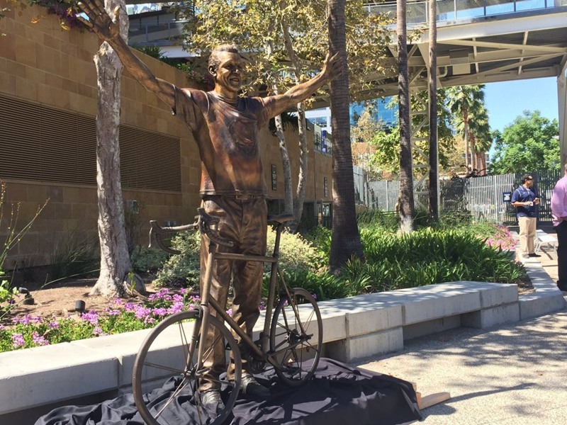 life size bronze Bill Walton sculpture