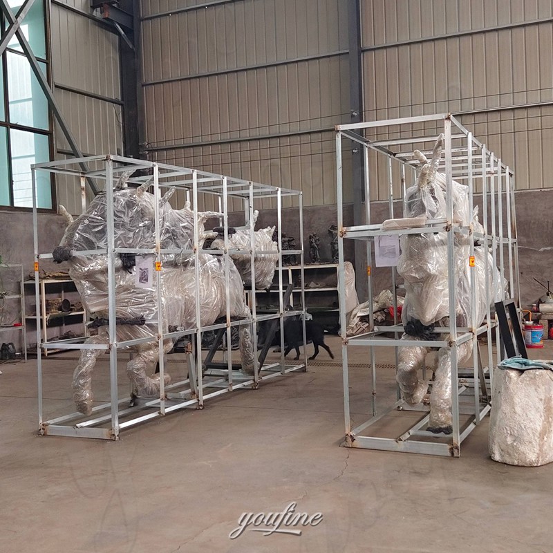 packaging of jumping horse statue