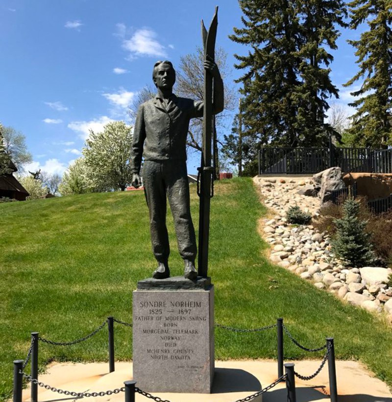 Sondre-Norheim-statue