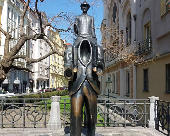 statue of bronze Franz Kafka