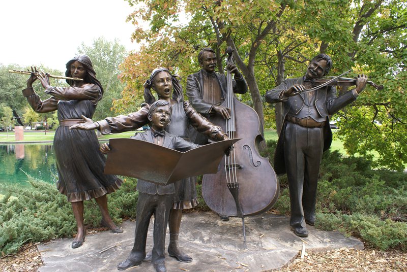 bronze sculpture of musicians