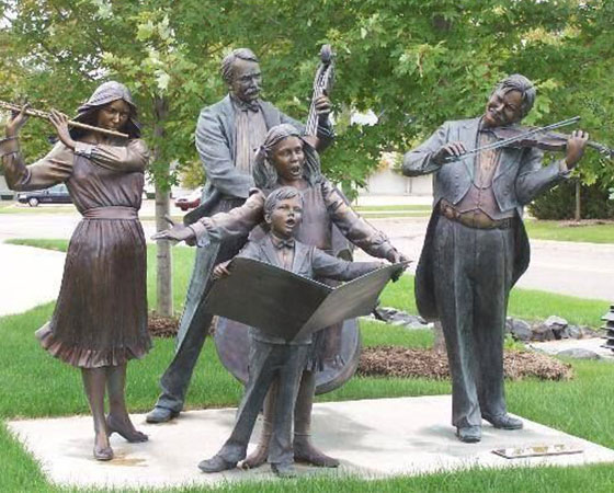 bronze statue musicians