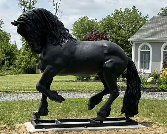 Friesian horse sculpture feedback from US