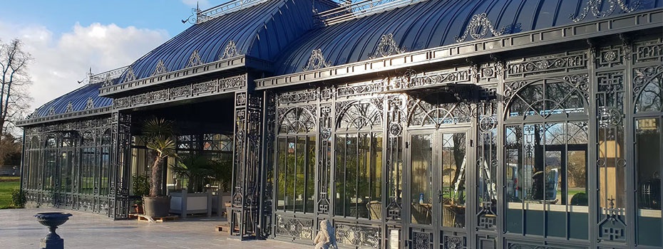 long-New-York-Manor-black-gazebo
