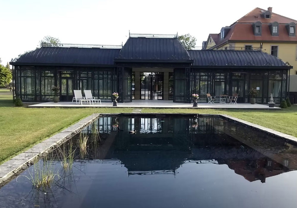 New-York-Manor-black-gazebo