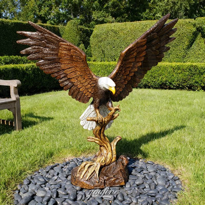 large outdoor bald eagle statue