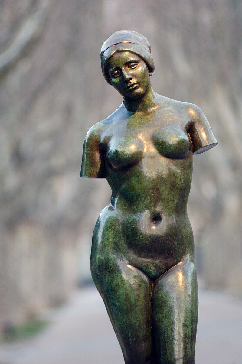 L'Été sans bras sculpture