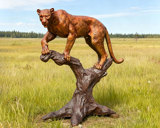 puma statue