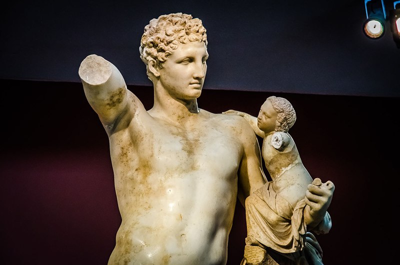 Greek statues with no arms