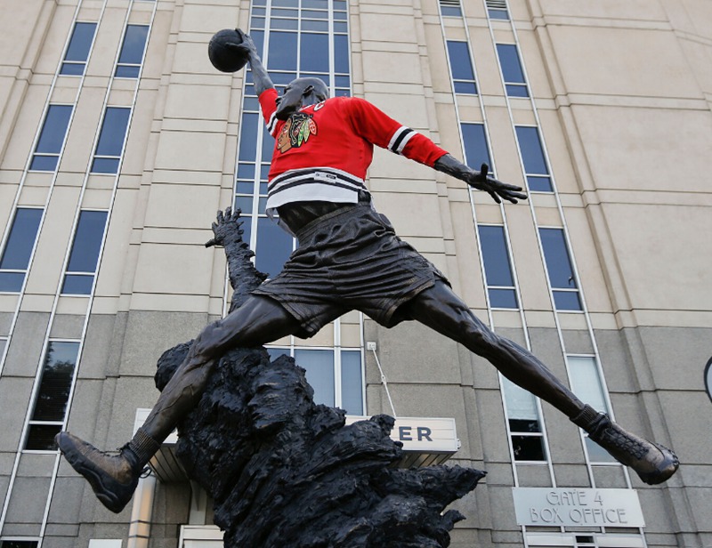 Michael Jordan statue