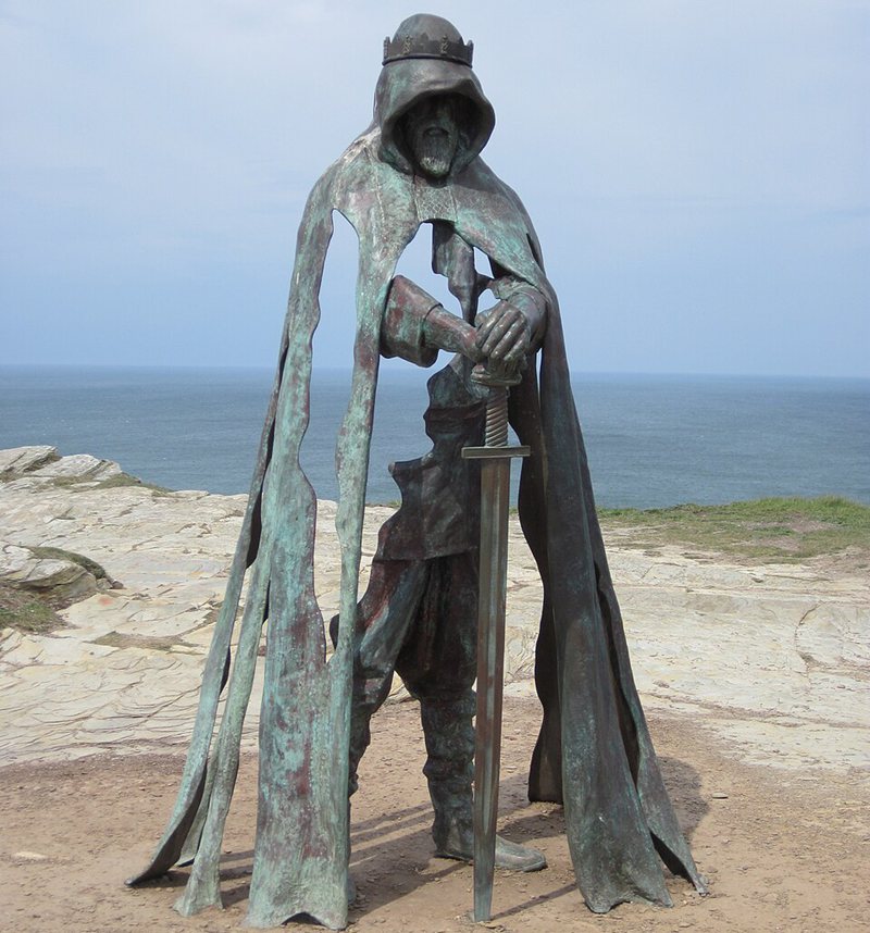 Gallos sculpture in 2016