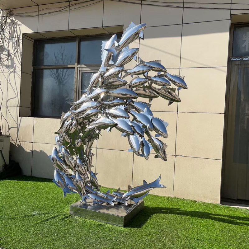 mirror steel fish sculpture