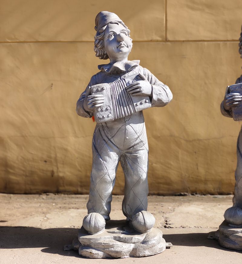 Dwarf sculpture