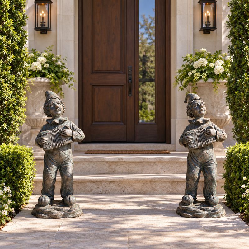 Dwarf sculptures