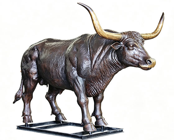 longhorn statue