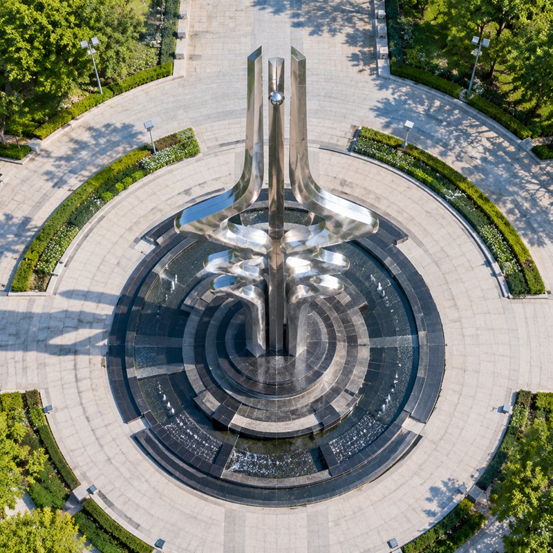metal spire sculpture